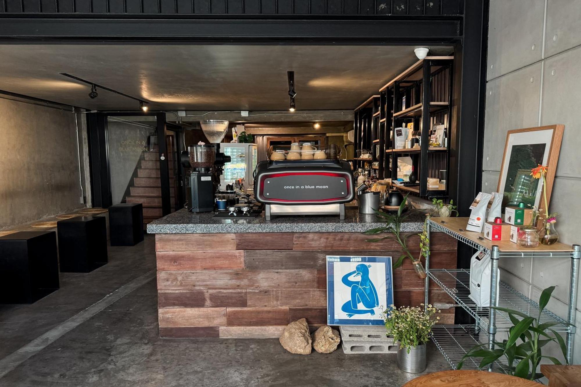 Once In A Blue Moon Cafe And Hostel Chiang Mai Zewnętrze zdjęcie